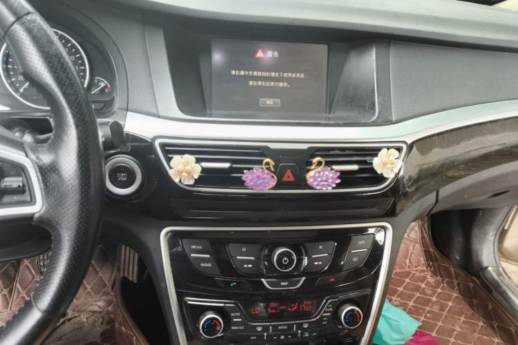 Used Geely Auto Emgrand GT 2016 2.4L Zunya Model Audio And AC Panel