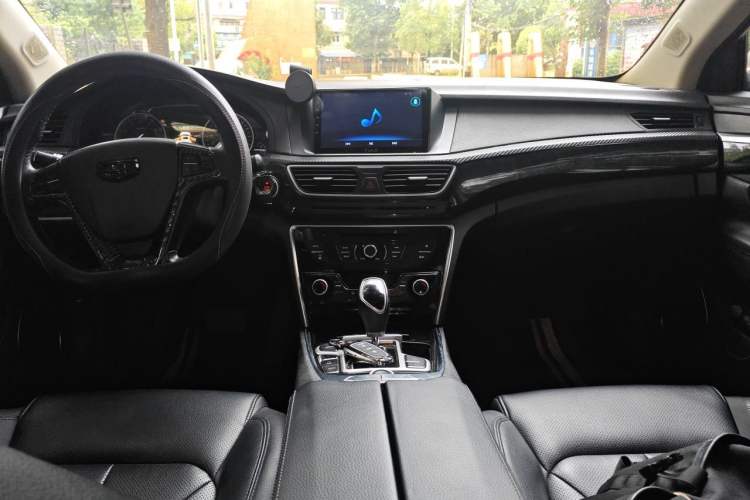 Used Geely Auto Emgrand GT 2016 2.4L Comfort Version Center Console