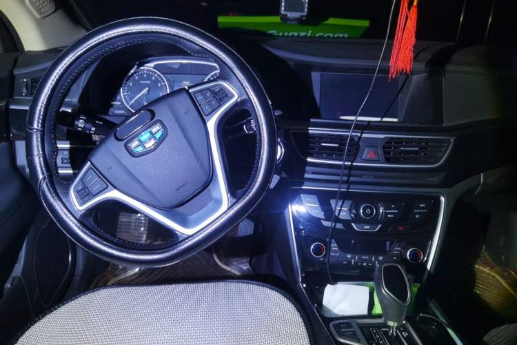 Used Geely Auto Emgrand GT 2016 1.8T Zunya Model Center Console