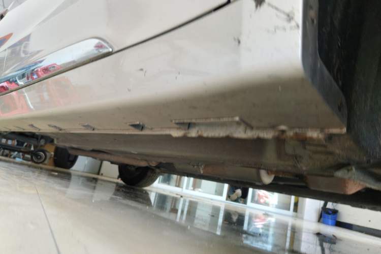 Used Geely Auto Emgrand GT 2016 2.4L Zunya Model Chassis Front Right
