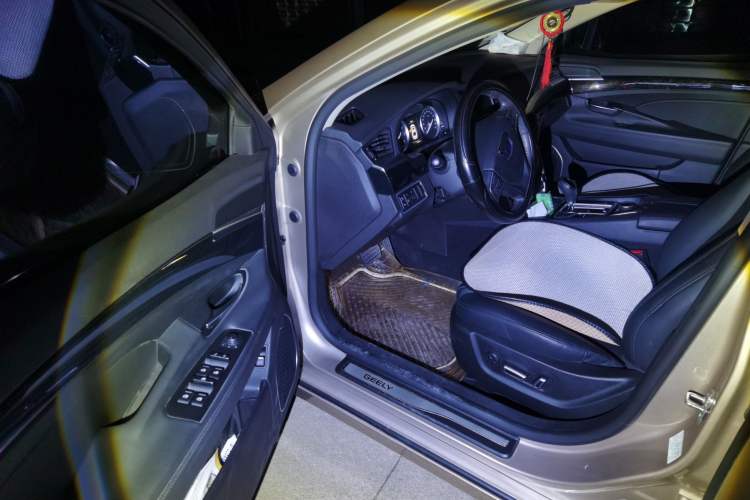 Used Geely Auto Emgrand GT 2016 1.8T Zunya Model Driver Seat