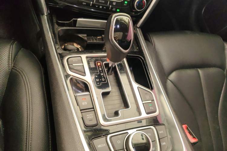 Used Geely Auto Emgrand GT 2016 2.4L Zunya Model Gear Lever