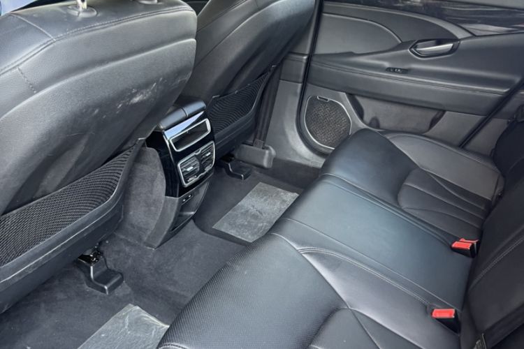 Used Geely Auto Emgrand GT 2016 2.4L Comfort Version Interior 3