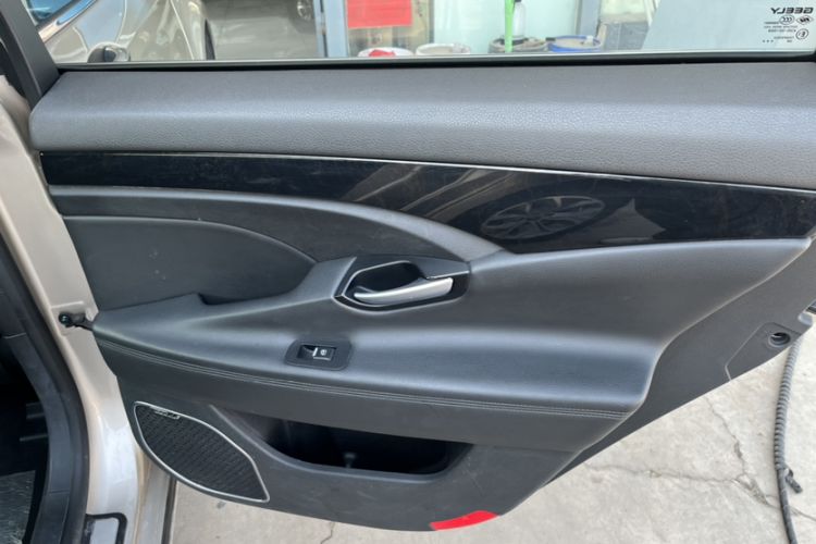 Used Geely Auto Emgrand GT 2016 2.4L Comfort Version Interior 6
