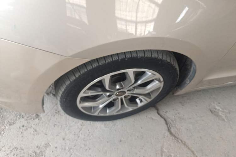 Used Geely Auto Emgrand GT 2016 2.4L Comfort Version Left Front Wheel Hub