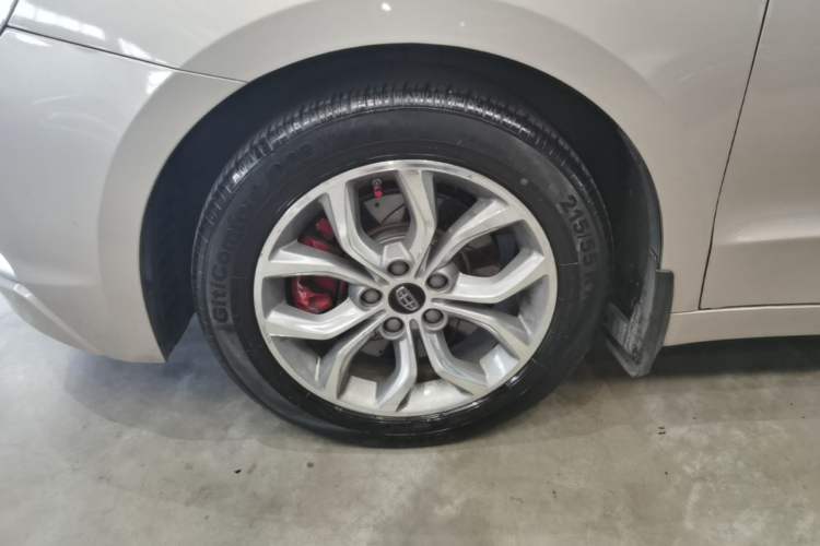 Used Geely Auto Emgrand GT 2016 2.4L Zunya Model Left Front Wheel Hub