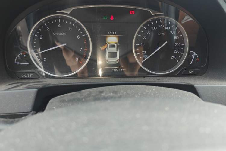 Used Geely Auto Emgrand GT 2016 1.8T Zunya Model Odometer Close Up