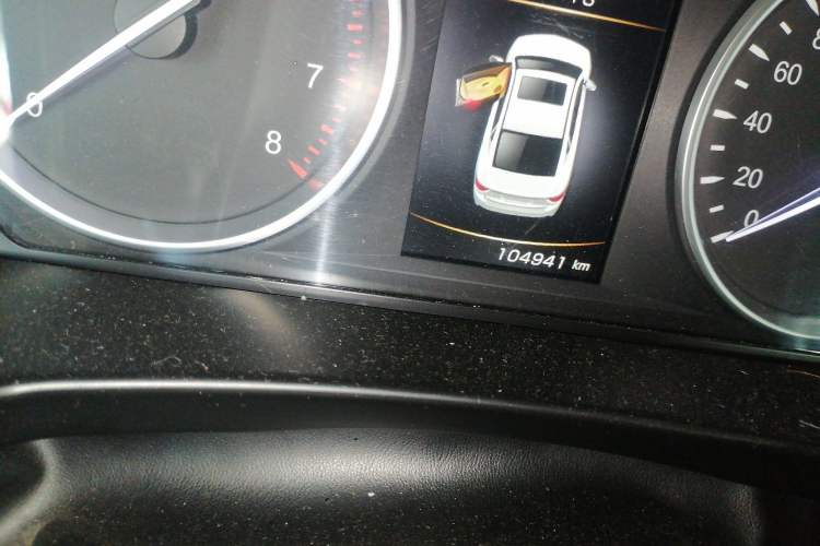 Used Geely Auto Emgrand GT 2016 1.8T Comfort Model Odometer Close Up