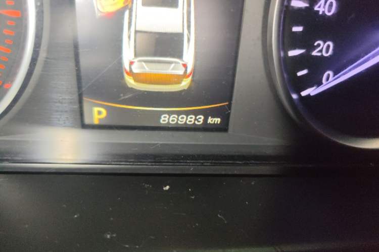 Used Geely Auto Emgrand GT 2016 1.8T Zunya Model Odometer Close Up