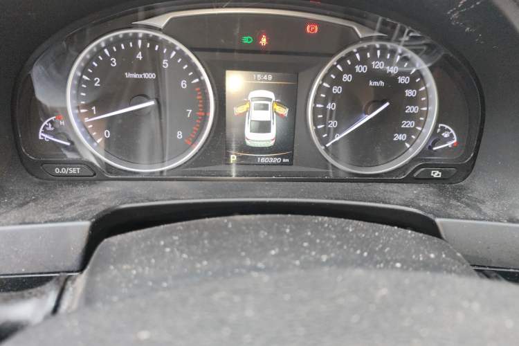 Used Geely Auto Emgrand GT 2016 2.4L Zunya Model Odometer Close Up