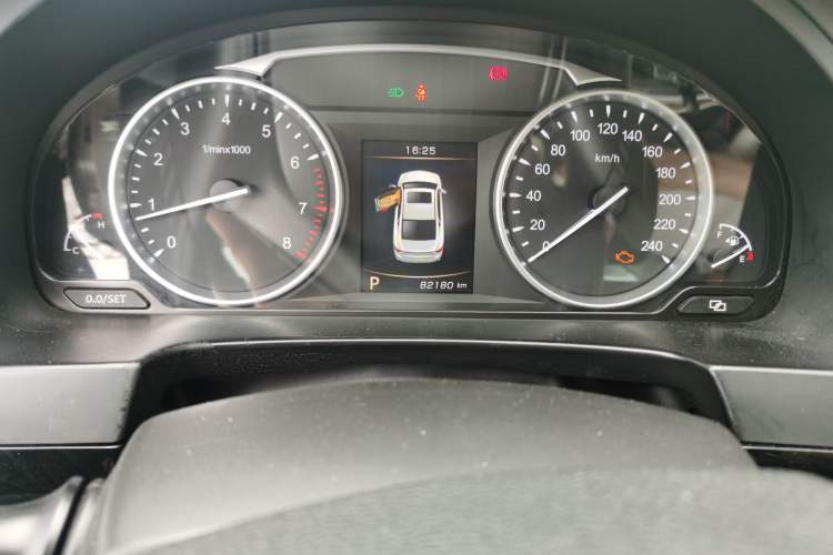 Used Geely Auto Emgrand GT 2016 2.4L Zunya Model Odometer Close Up