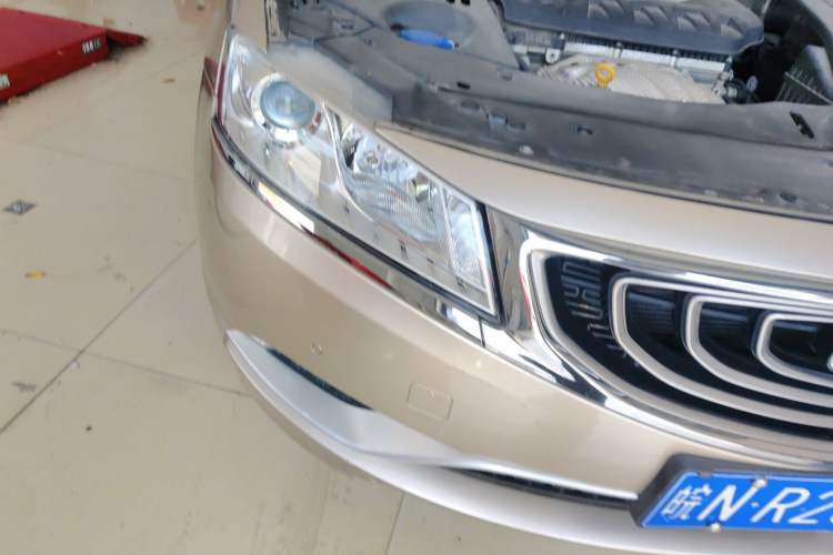 Used Geely Auto Emgrand GT 2016 2.4L Zunya Model Right Front Headlight