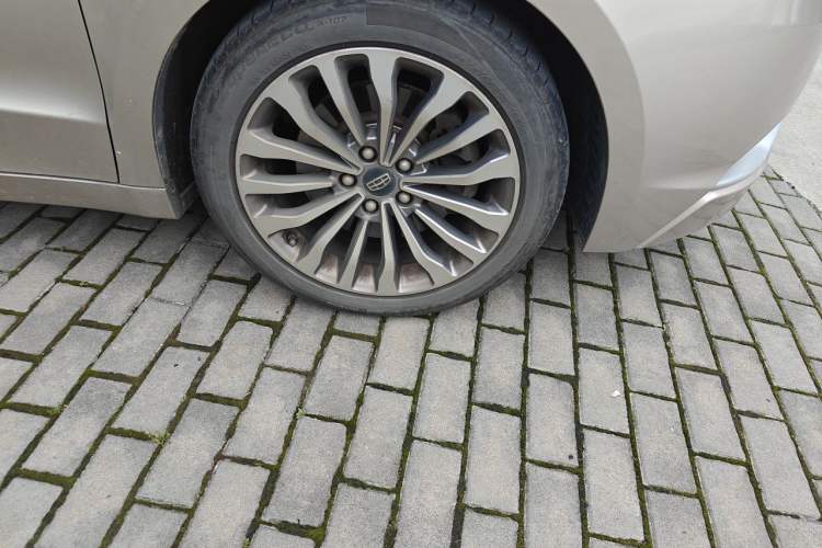 Used Geely Auto Emgrand GT 2016 1.8T Zunya Model Right Front Wheel Hub