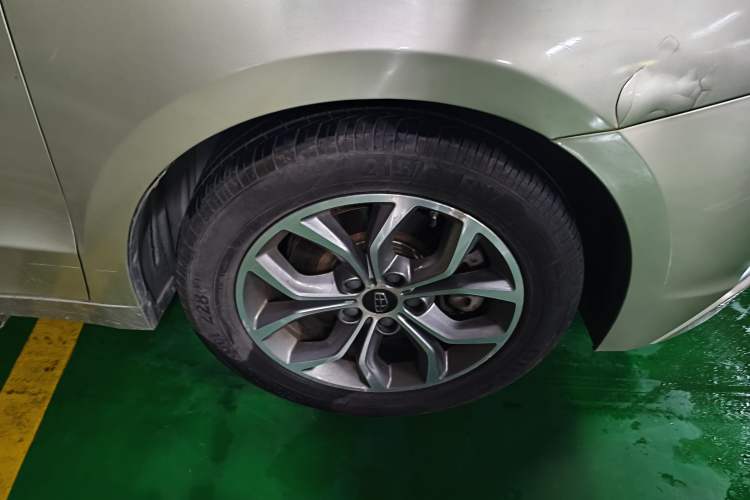 Used Geely Auto Emgrand GT 2016 1.8T Zunya Model Right Front Wheel Hub