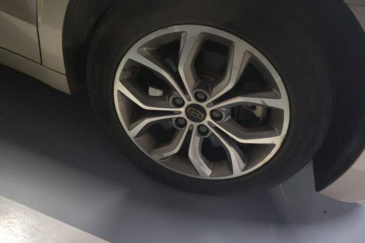 Used Geely Auto Emgrand GT 2016 1.8T Zunya Model Right Front Wheel Hub