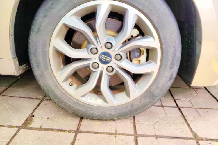 Used Geely Auto Emgrand GT 2016 2.4L Zunya Model Right Front Wheel Hub