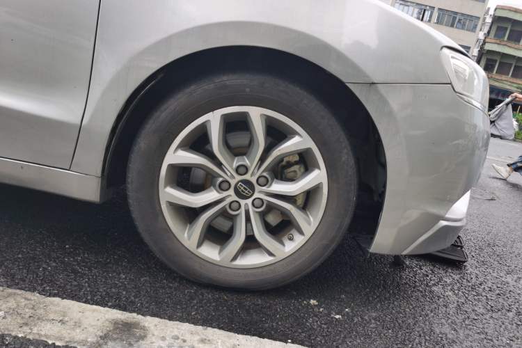 Used Geely Auto Emgrand GT 2016 2.4L Zunya Model Right Front Wheel Hub
