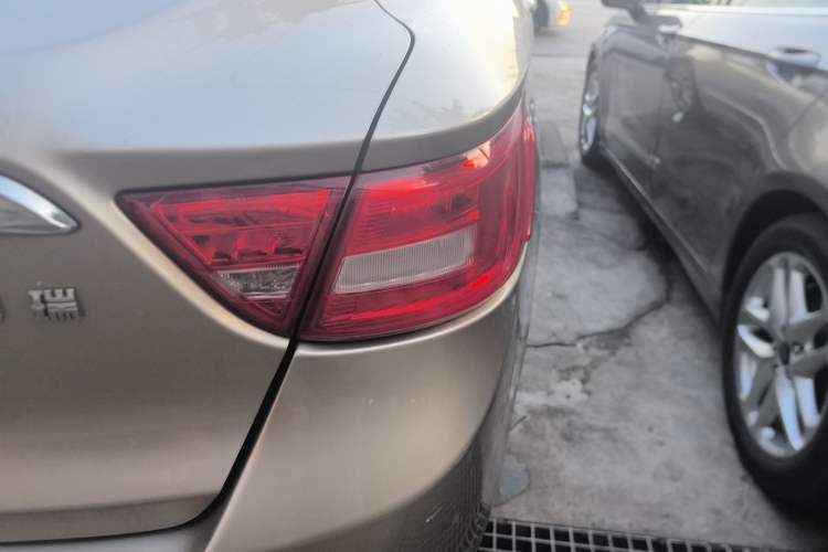 Used Geely Auto Emgrand GT 2016 2.4L Zunya Model Right Rear Taillight