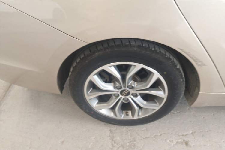Used Geely Auto Emgrand GT 2016 2.4L Comfort Version Right Rear Wheel Hub