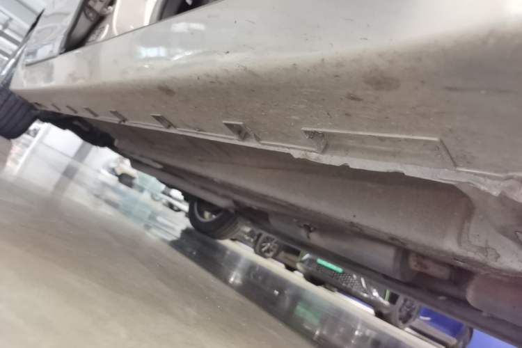 Used Geely Auto Emgrand GT 2016 2.4L Zunya Model Right Side Sill