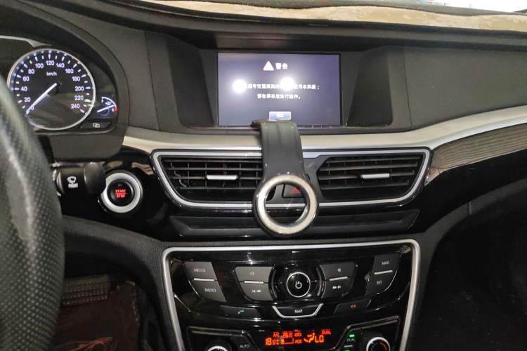 Used Geely Auto Emgrand GT 2016 1.8T Zunya Model Audio And AC Panel