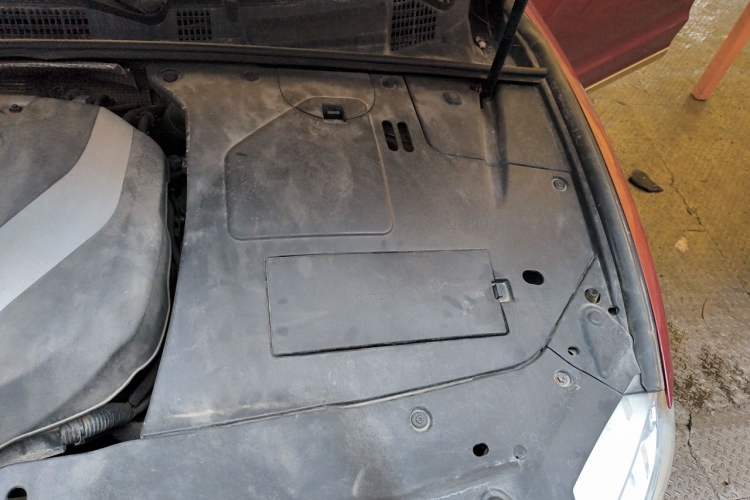Used Geely Auto Emgrand GT 2016 1.8T Zunya Model Engine Bay Left