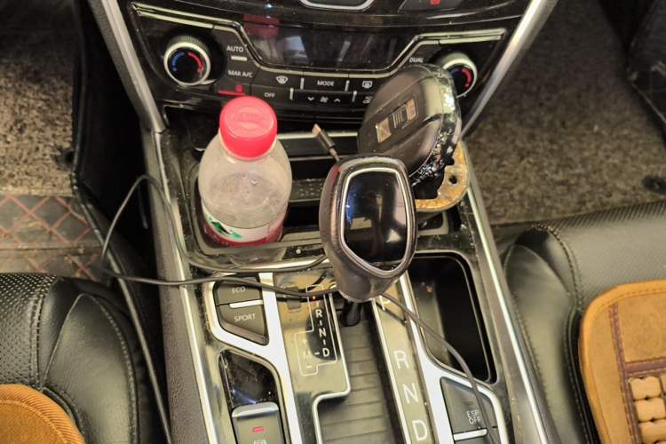 Used Geely Auto Emgrand GT 2016 1.8T Zunya Model Gear Lever
