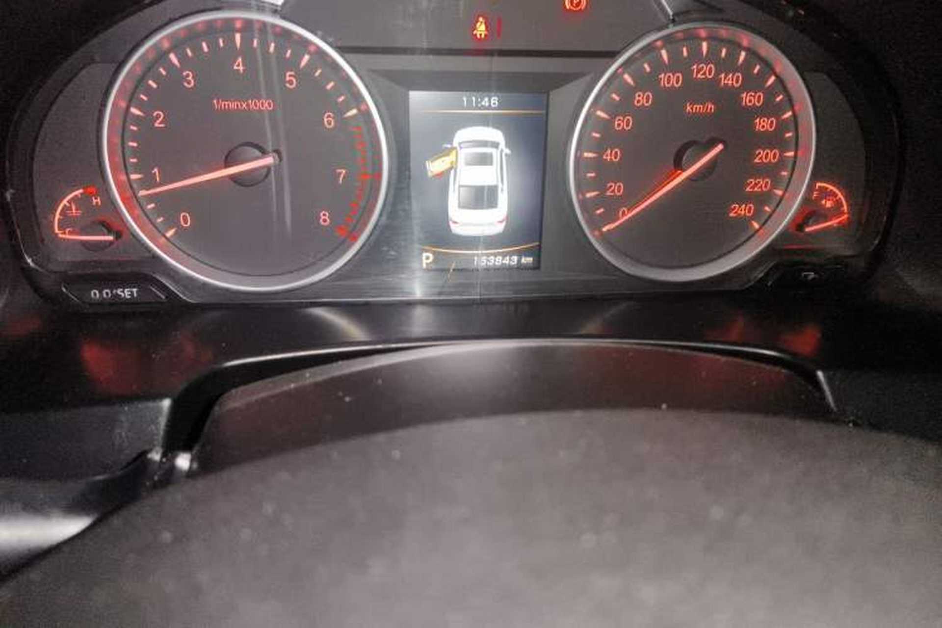 Used Geely Auto Emgrand GT 2016 1.8T Comfort Model Odometer Close Up