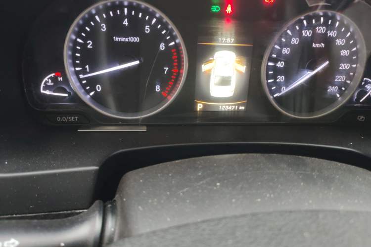 Used Geely Auto Emgrand GT 2016 2.4L Zunya Model Odometer Close Up
