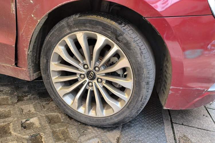 Used Geely Auto Emgrand GT 2016 1.8T Zunya Model Right Front Wheel Hub