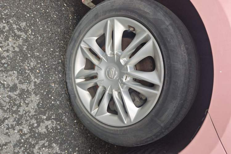Used Geely Auto Emgrand GT 2016 2.4L Comfort Version Right Front Wheel Hub