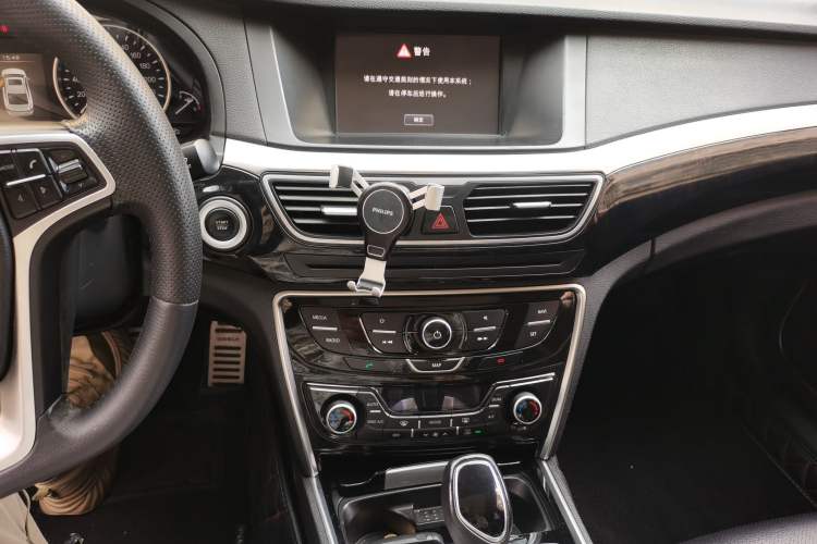 Used Geely Auto Emgrand GT 2016 2.4L Zunya Model Audio And AC Panel