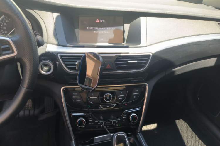 Used Geely Auto Emgrand GT 2016 1.8T Zunya Model Audio And AC Panel
