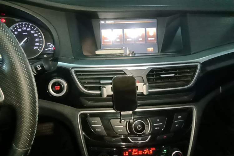 Used Geely Auto Emgrand GT 2016 1.8T Zunya Model Audio And AC Panel