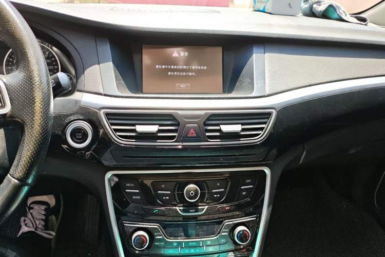 Used Geely Auto Emgrand GT 2016 2.4L Zunya Model Audio And AC Panel