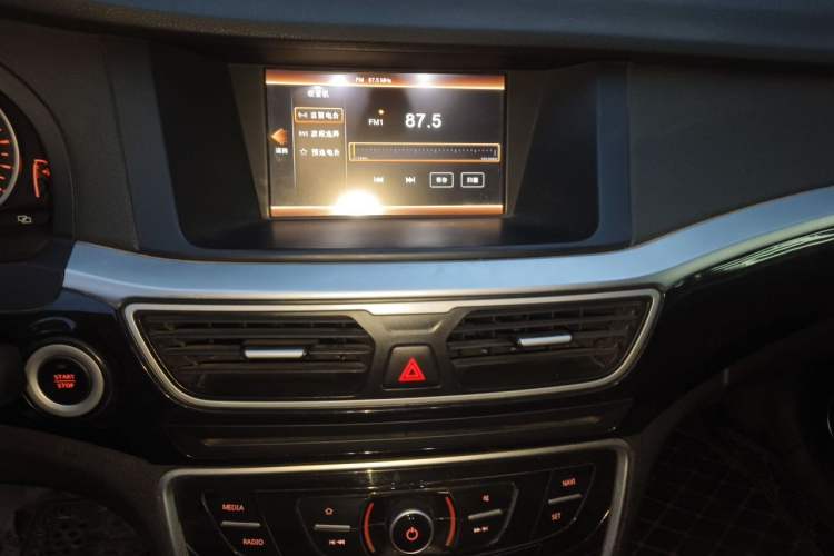 Used Geely Auto Emgrand GT 2016 2.4L Comfort Version Audio And AC Panel