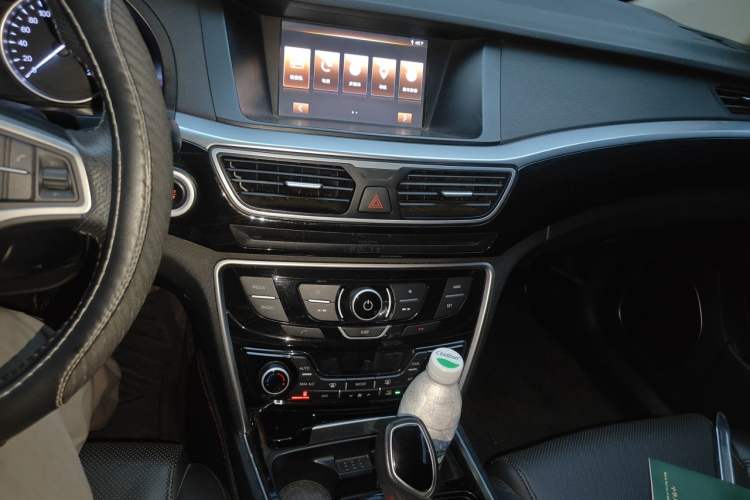 Used Geely Auto Emgrand GT 2016 1.8T Jiarui Model Audio And AC Panel