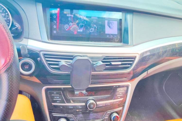 Used Geely Auto Emgrand GT 2016 2.4L Comfort Version Audio And AC Panel