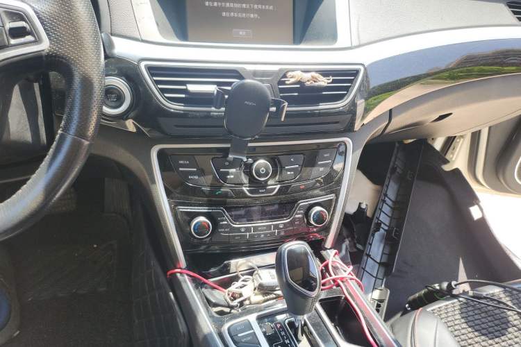 Used Geely Auto Emgrand GT 2016 2.4L Zunya Model Audio And AC Panel