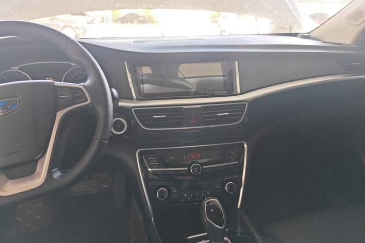 Used Geely Auto Emgrand GT 2016 2.4L Comfort Version Audio And AC Panel