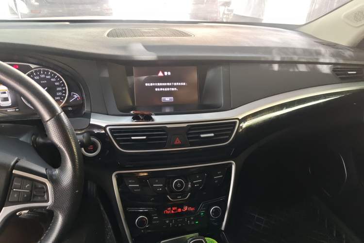 Used Geely Auto Emgrand GT 2016 2.4L Comfort Version Audio And AC Panel