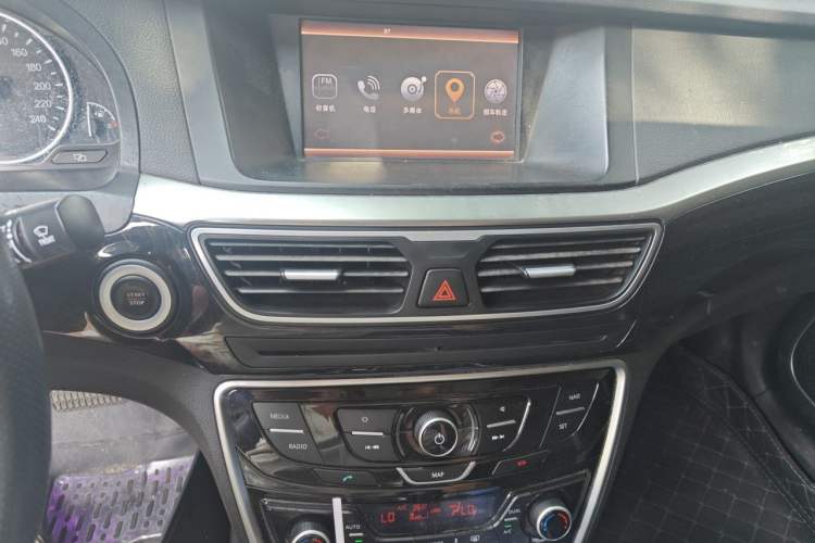 Used Geely Auto Emgrand GT 2016 1.8T Zunya Model Audio And AC Panel