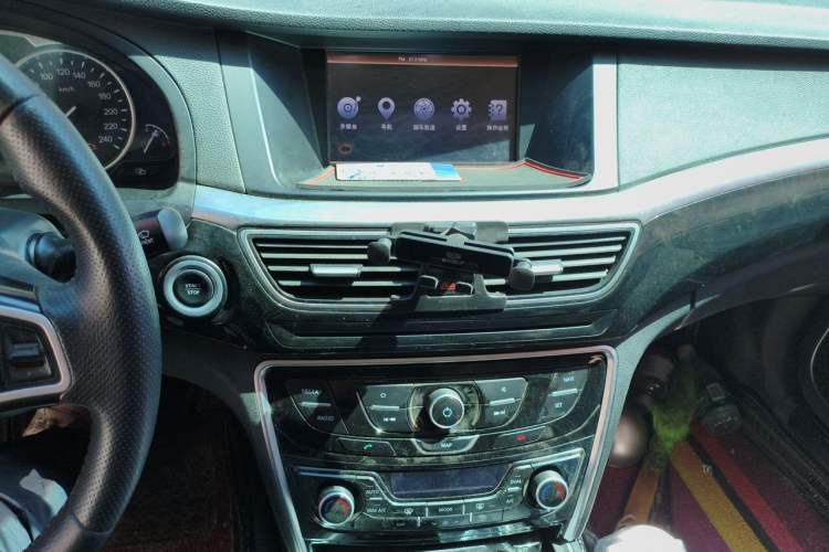 Used Geely Auto Emgrand GT 2016 2.4L Zunya Model Audio And AC Panel