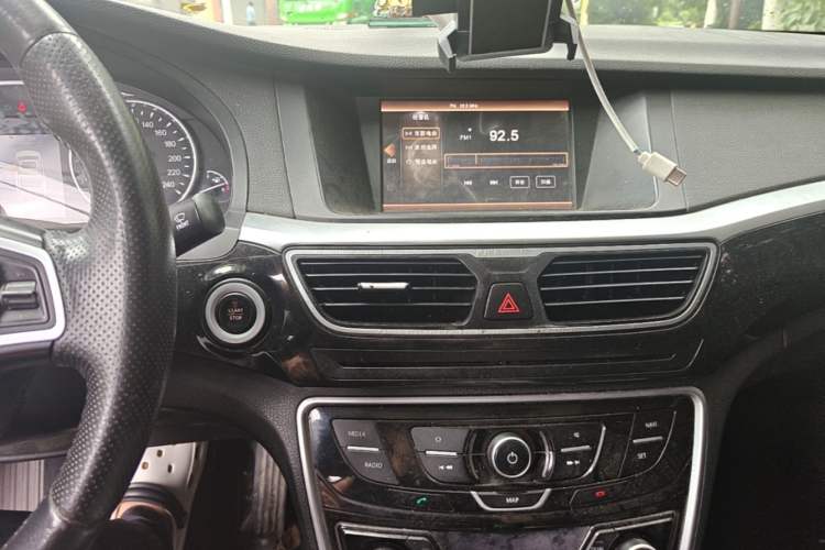 Used Geely Auto Emgrand GT 2016 2.4L Zunya Model Audio And AC Panel