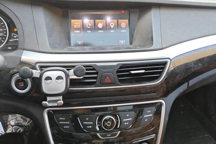 Used Geely Auto Emgrand GT 2016 1.8T Zunya Model Audio And AC Panel