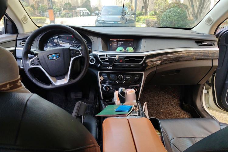 Used Geely Auto Emgrand GT 2016 1.8T Zunya Model Center Console
