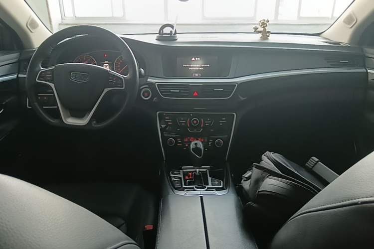 Used Geely Auto Emgrand GT 2016 1.8T Zunya Model Center Console