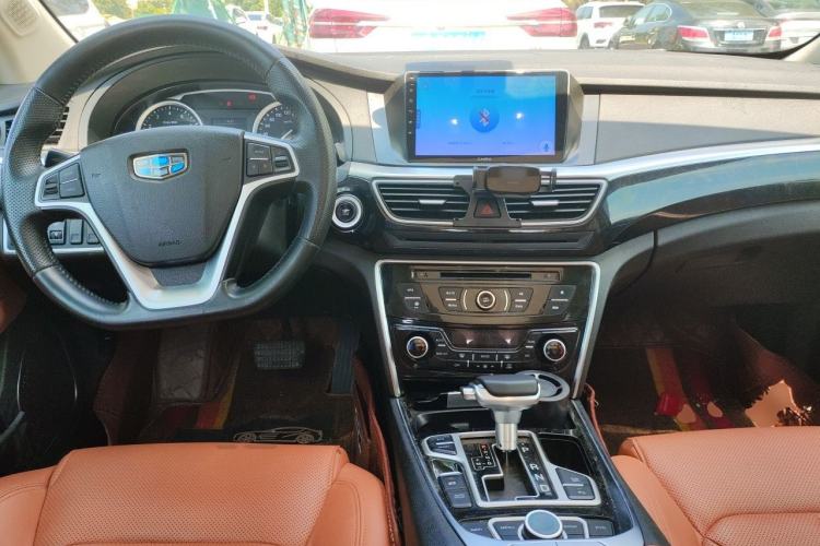 Used Geely Auto Emgrand GT 2016 2.4L Comfort Version Center Console