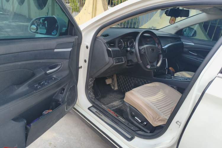Used Geely Auto Emgrand GT 2016 1.8T Zunya Model Driver Seat