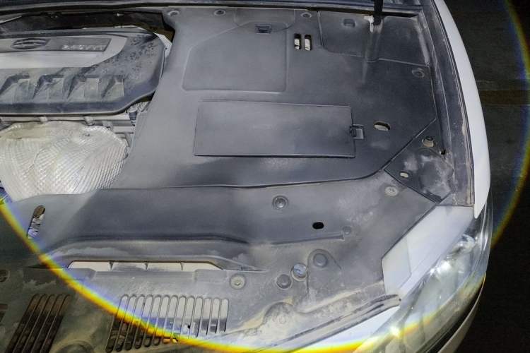 Used Geely Auto Emgrand GT 2016 2.4L Zunya Model Engine Bay Left